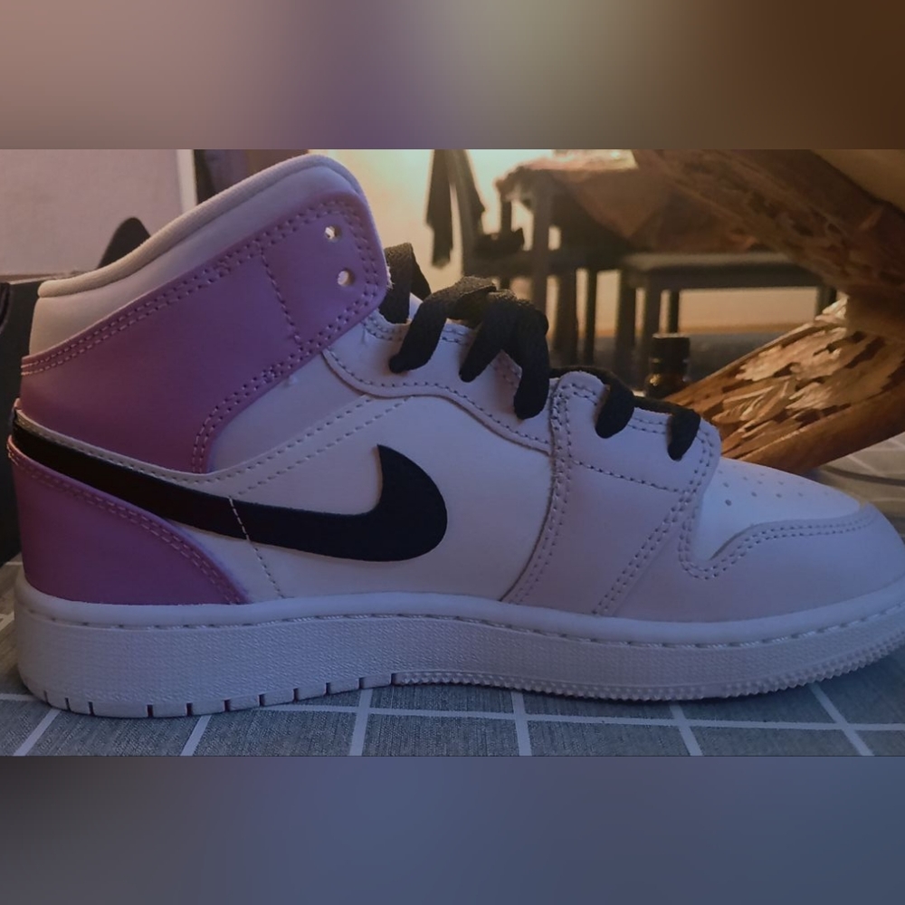 Girls AIR JORDAN 1 MID